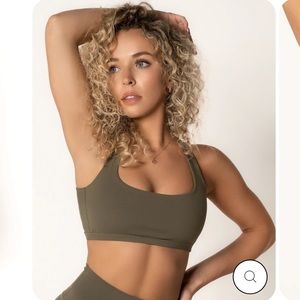 LYCIT Essential Cross Cut Bra